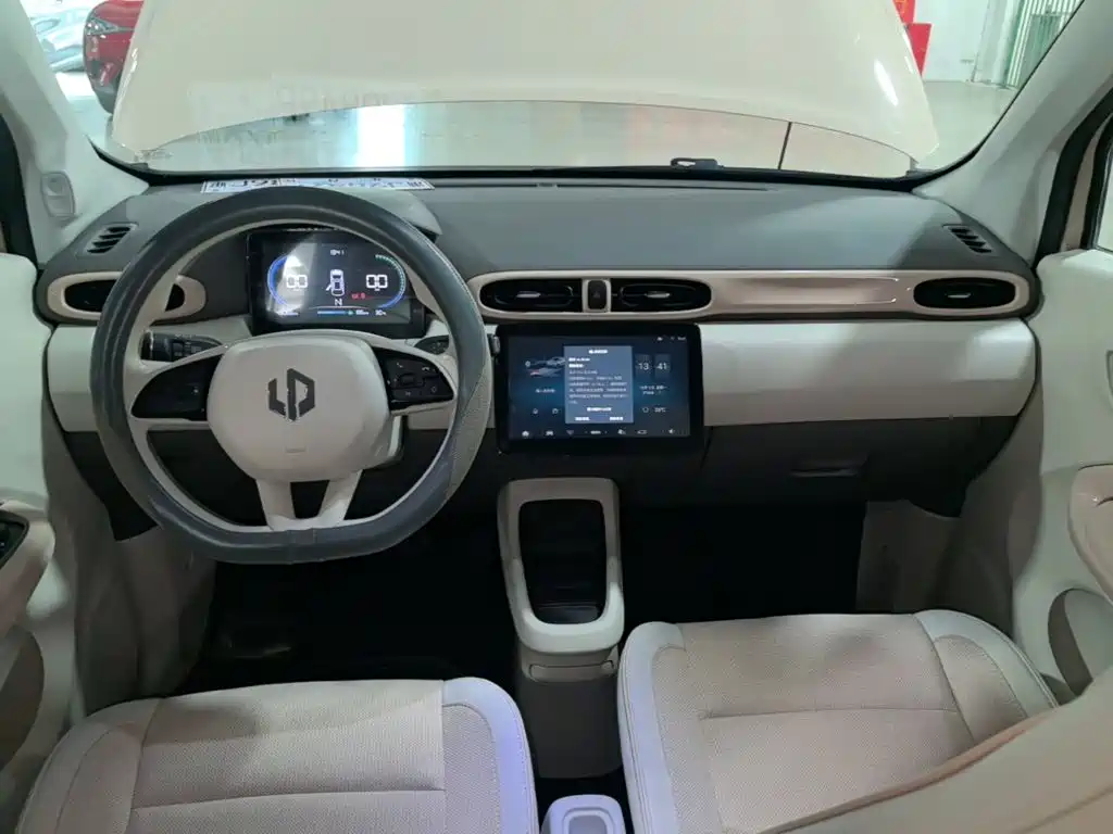 Leapmotor Leapmotor T03 — миниатюра 10