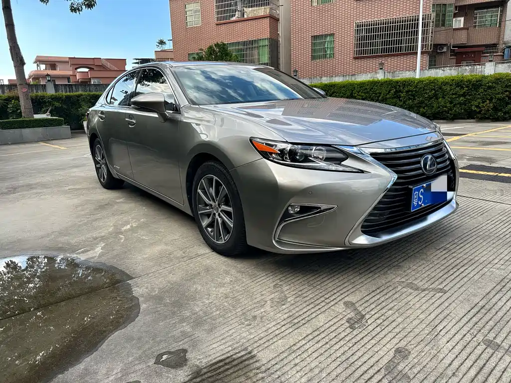 Lexus ES — миниатюра 2