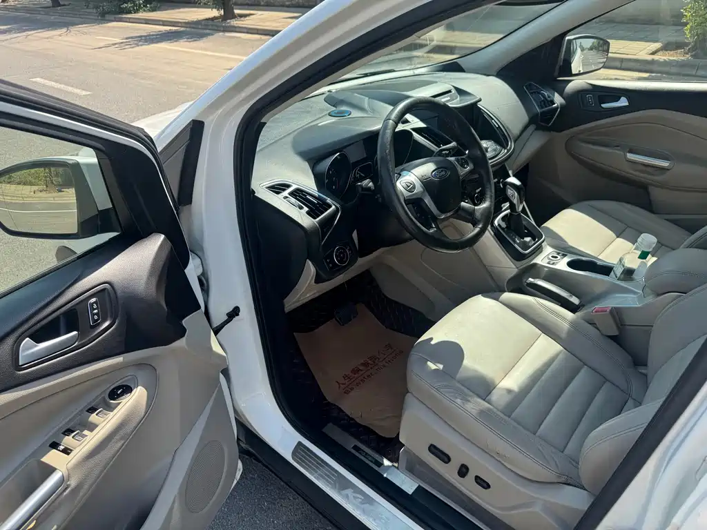 Ford Kuga — миниатюра 5