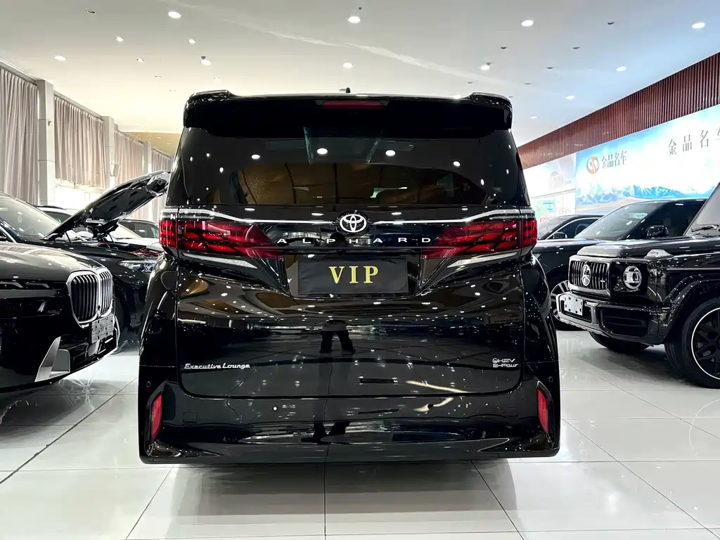Toyota Alphard — миниатюра 5