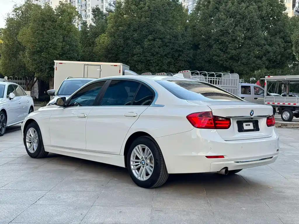 BMW 3 Series — миниатюра 4