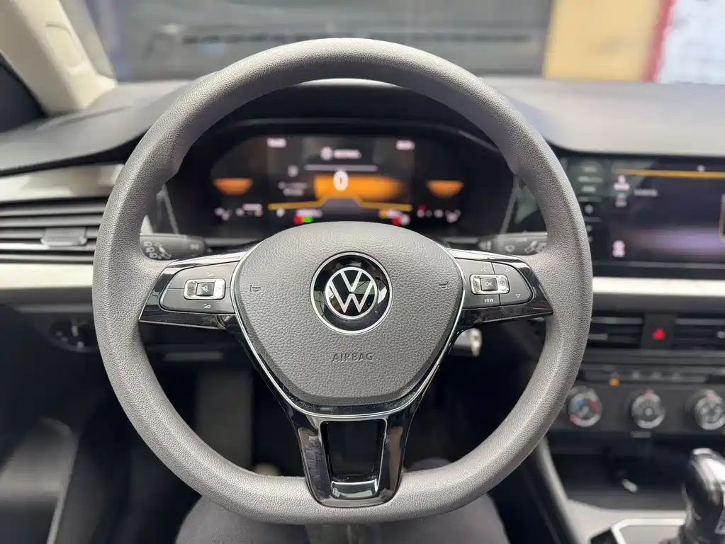 Volkswagen Lavida — миниатюра 9