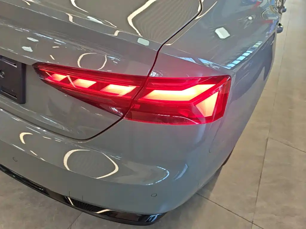 Audi A5 (Import) — миниатюра 8