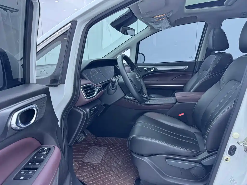 GAC M6 2021 270T DCT Luxury （ мест）