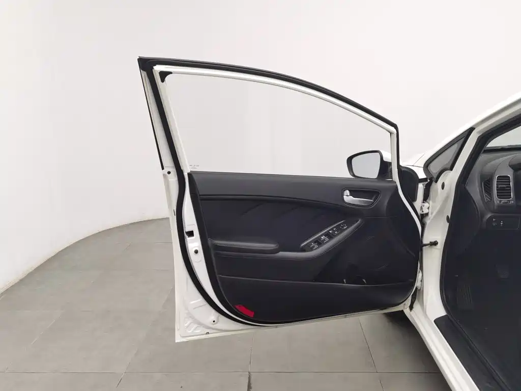 Kia K3 — миниатюра 8