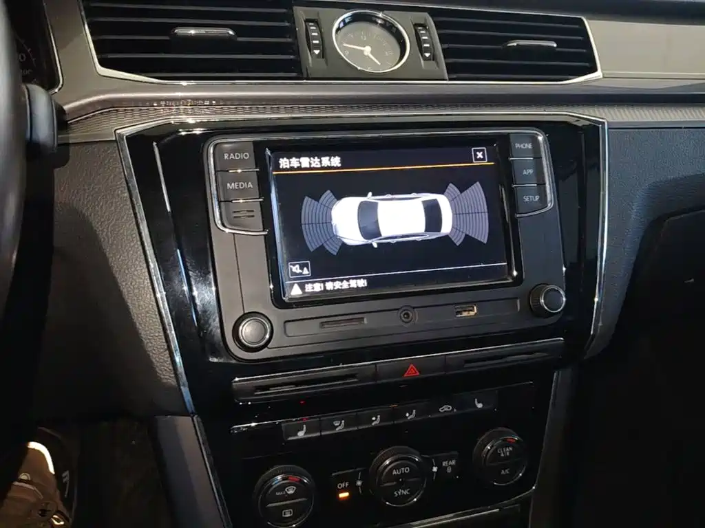 Volkswagen Passat — миниатюра 13