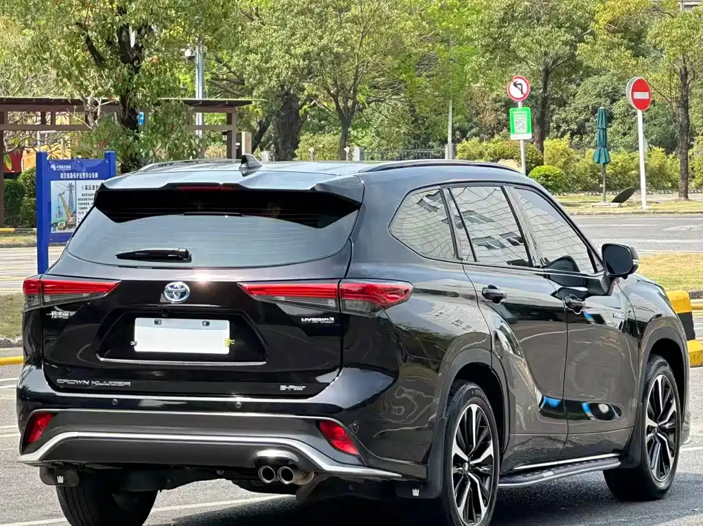 Toyota Crown Kluger — миниатюра 15
