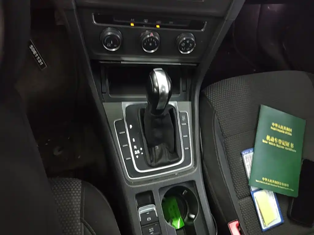Volkswagen Golf — миниатюра 14