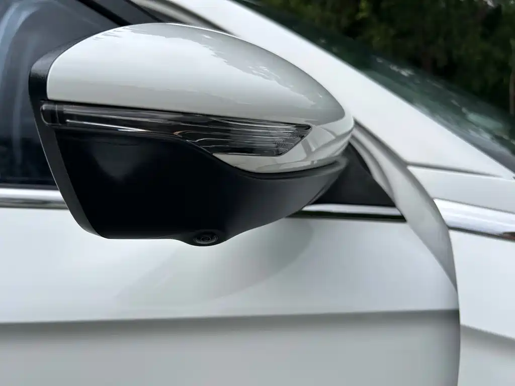 Geely Emgrand — миниатюра 11