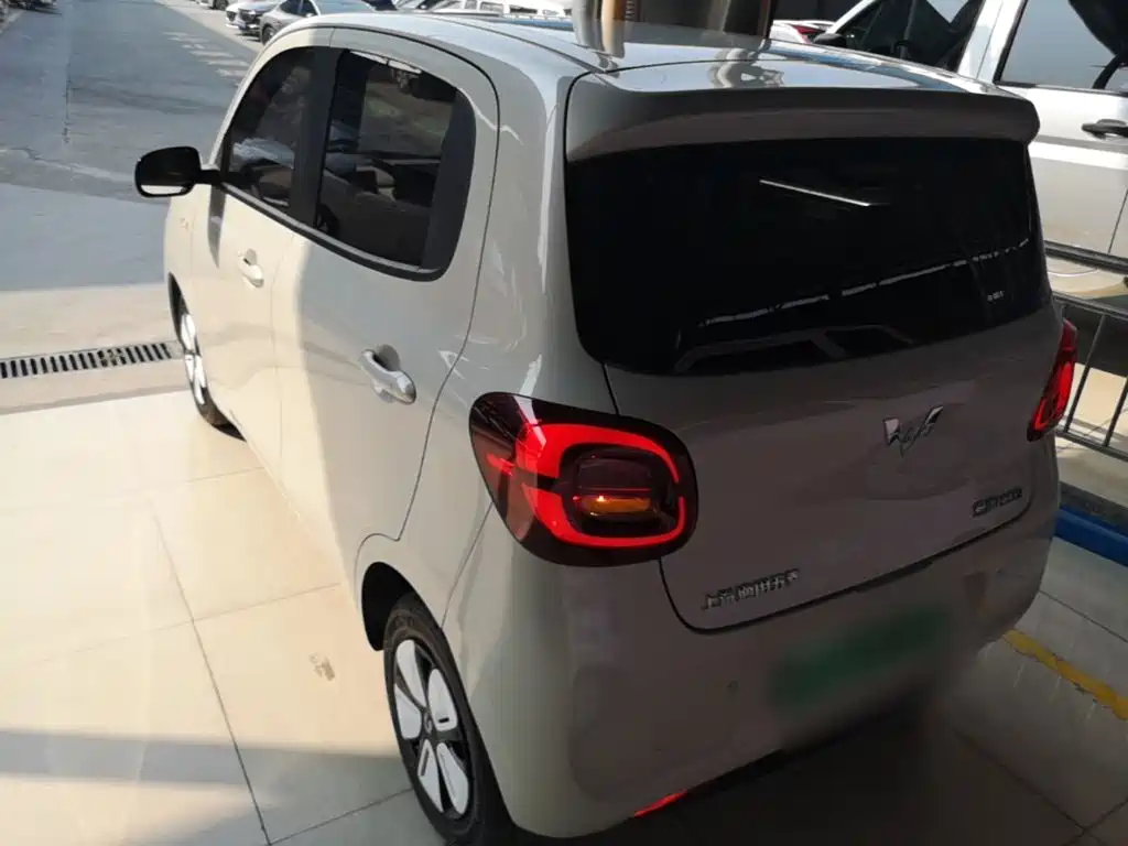 Wuling MINIEV — миниатюра 6