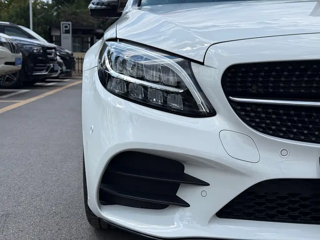 Mercedes-Benz C-Class — миниатюра 11