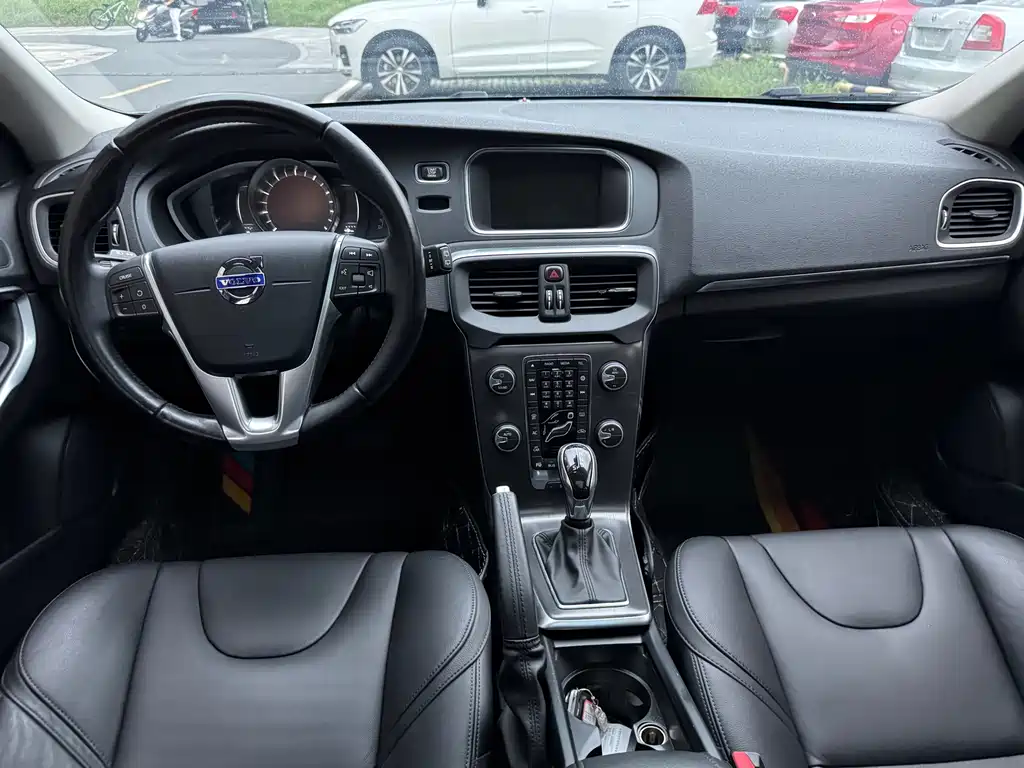 Volvo V40 — миниатюра 9