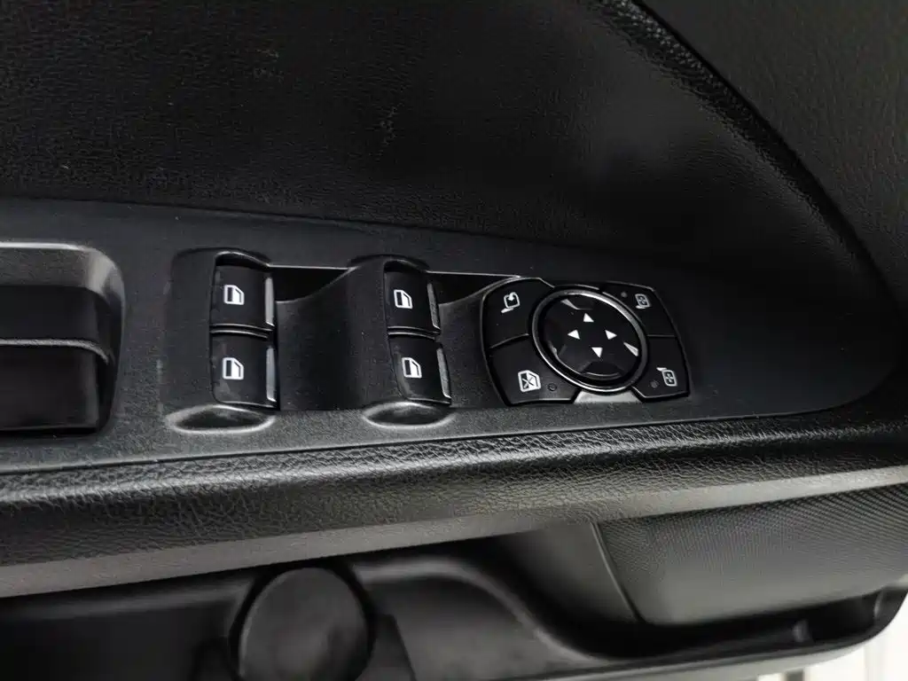 Ford Mondeo — миниатюра 9