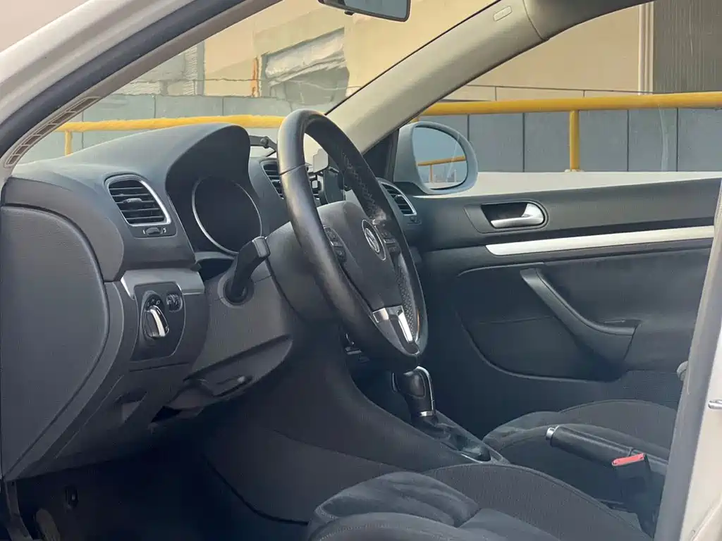 Volkswagen Golf (Import) — миниатюра 4