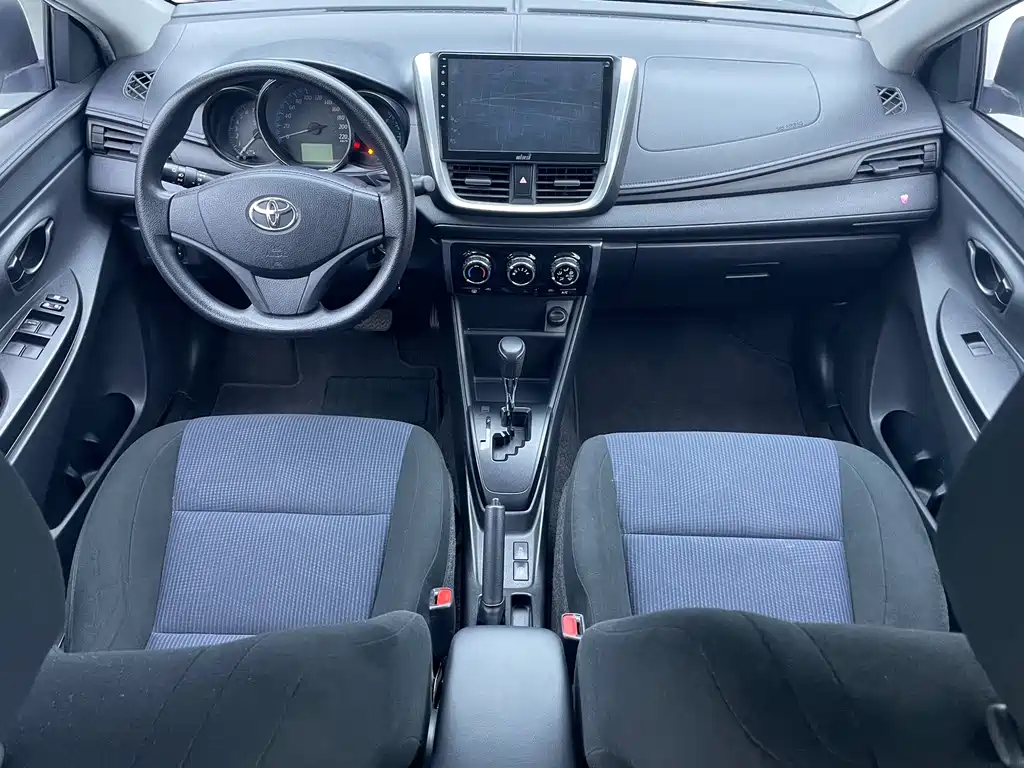 Toyota Yaris L — миниатюра 6