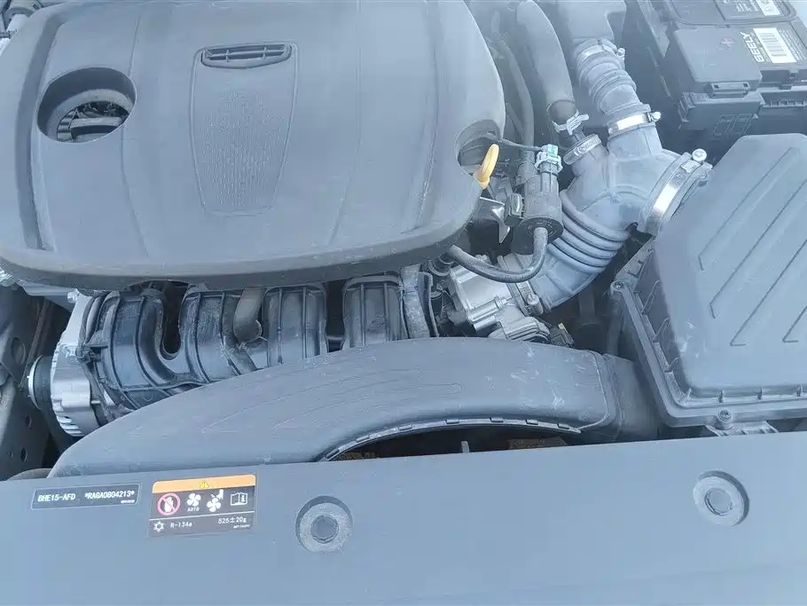 Geely Emgrand 2025 4 1.5L MT