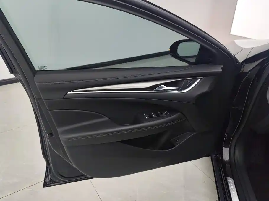 Buick LaCrosse — миниатюра 7