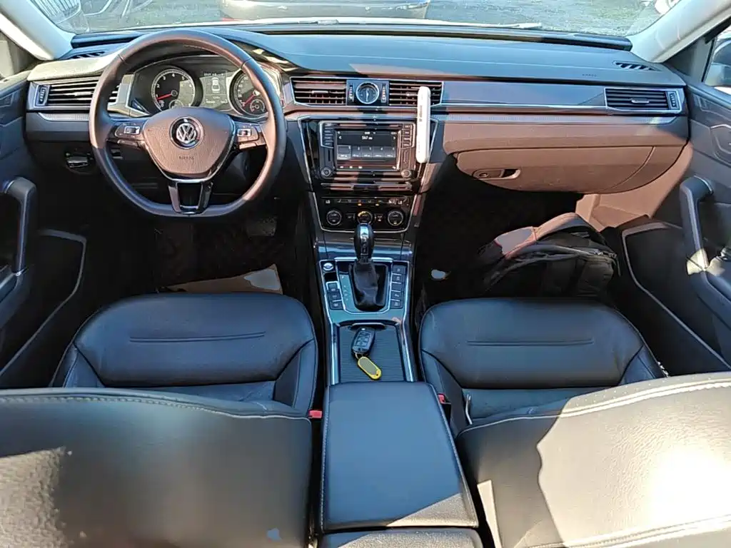Volkswagen Passat — миниатюра 10