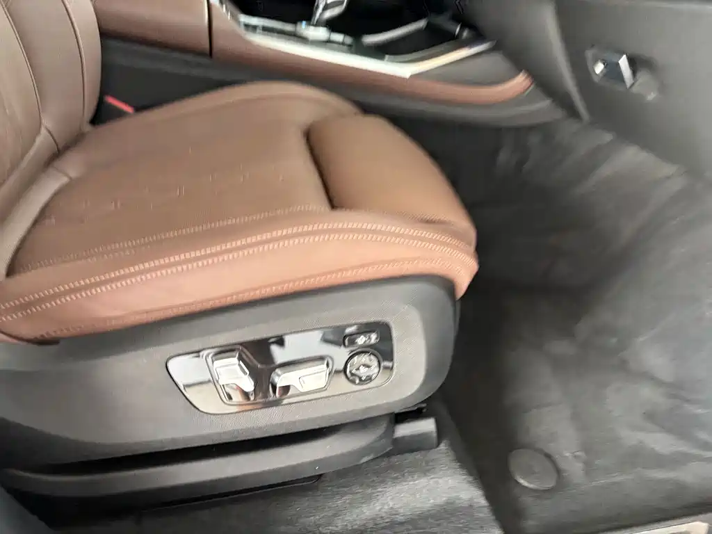 BMW X7 — миниатюра 27