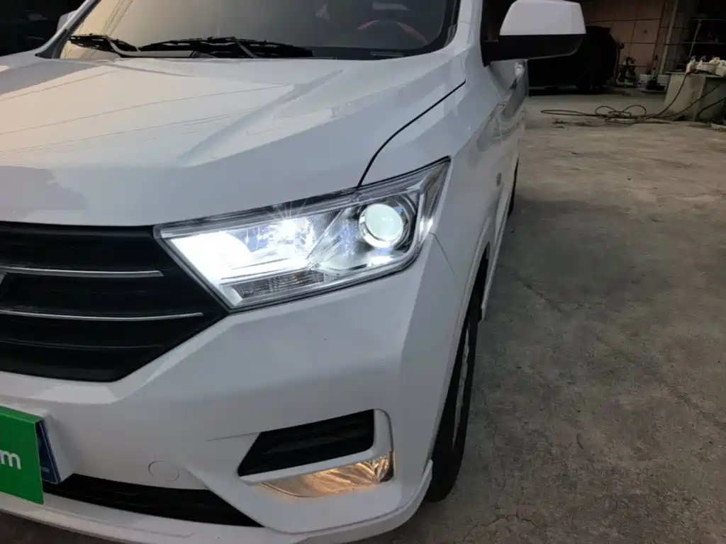 Wuling Hongguang — миниатюра 24