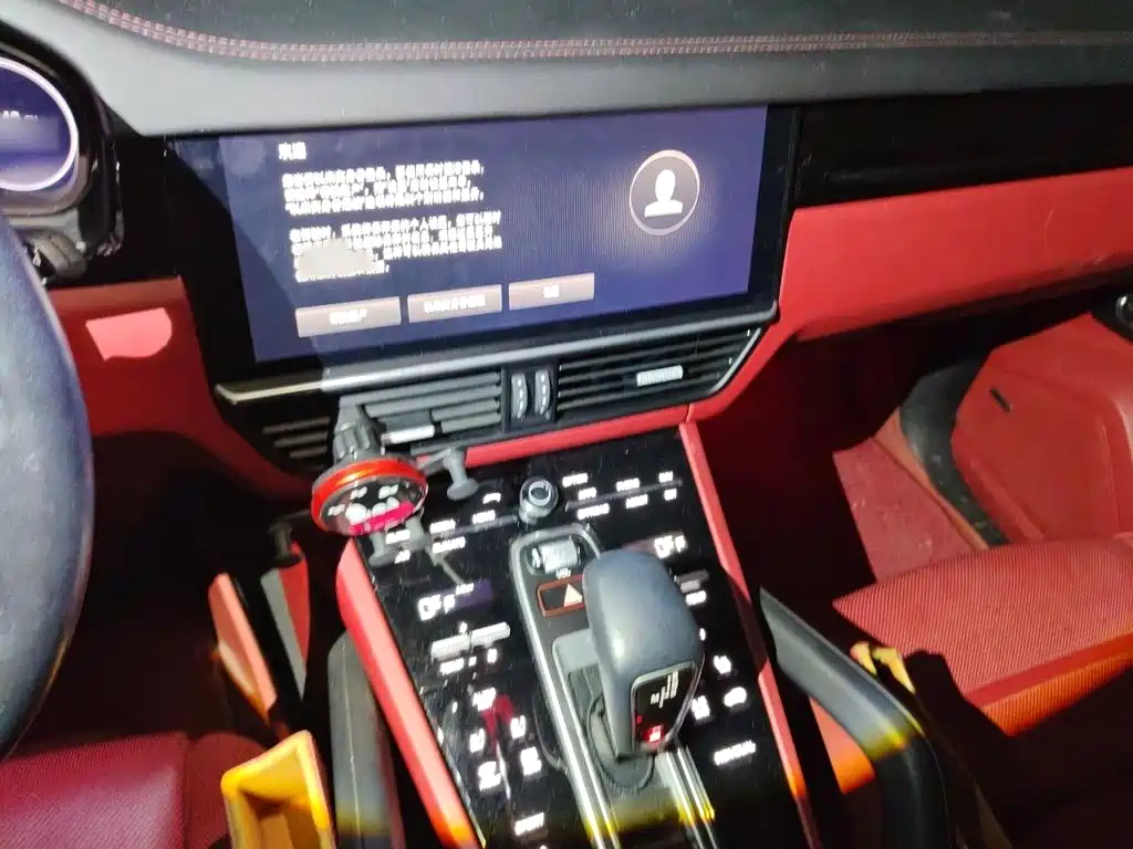 Porsche Cayenne — миниатюра 6