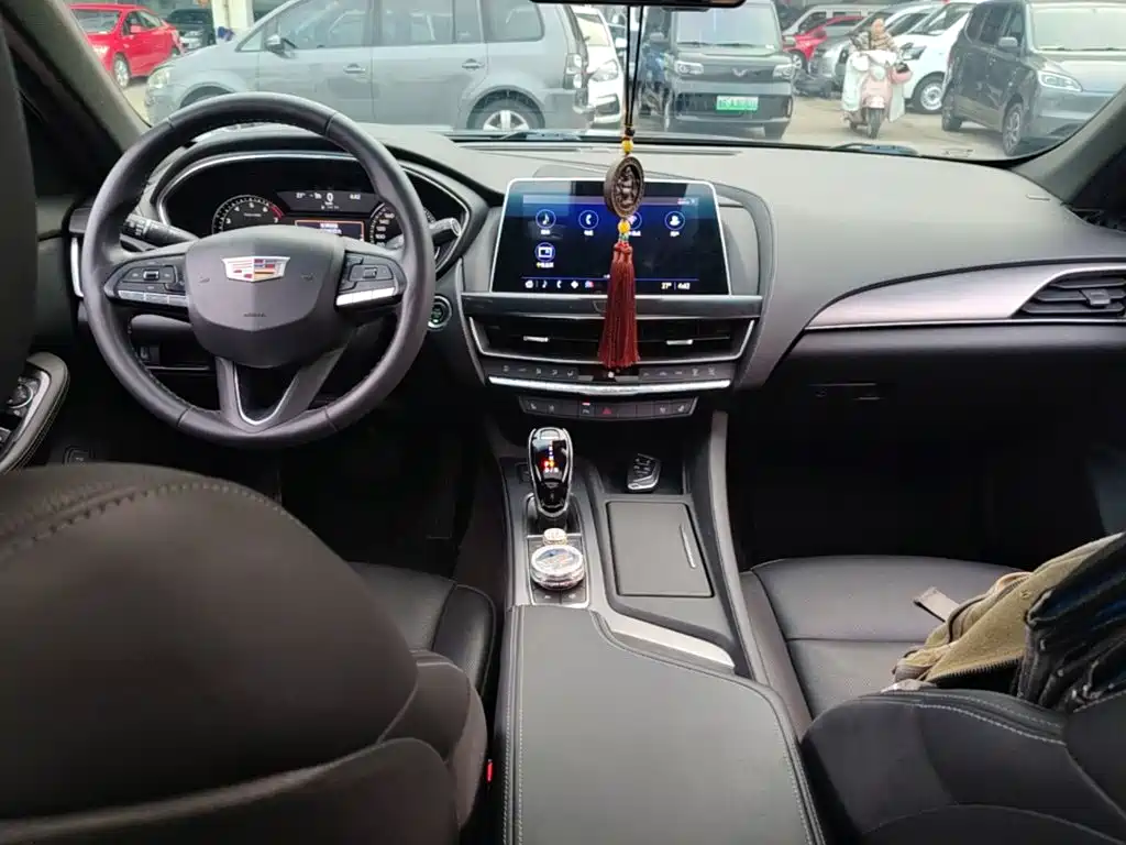 Cadillac CT5 — миниатюра 10