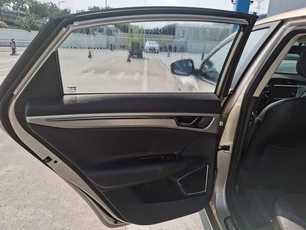 Geely Emgrand GL — миниатюра 14