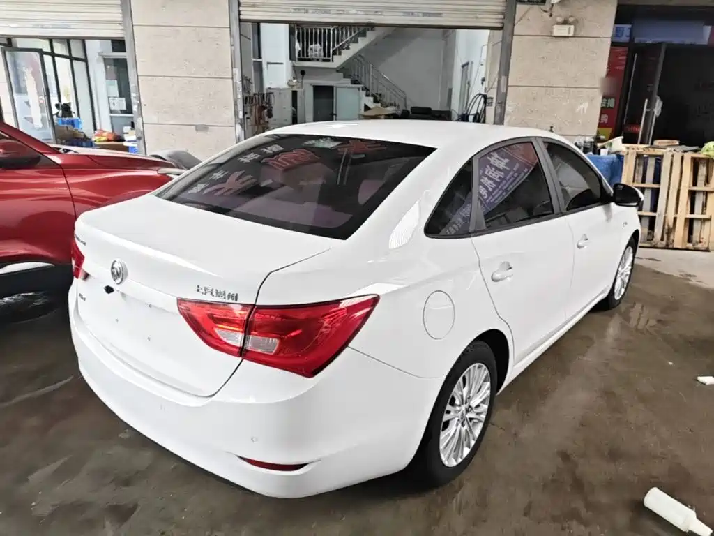 Buick Excelle — миниатюра 7