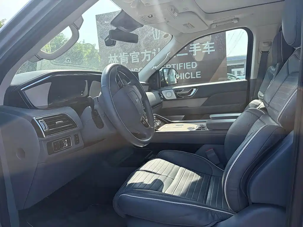Lincoln Navigator — миниатюра 22