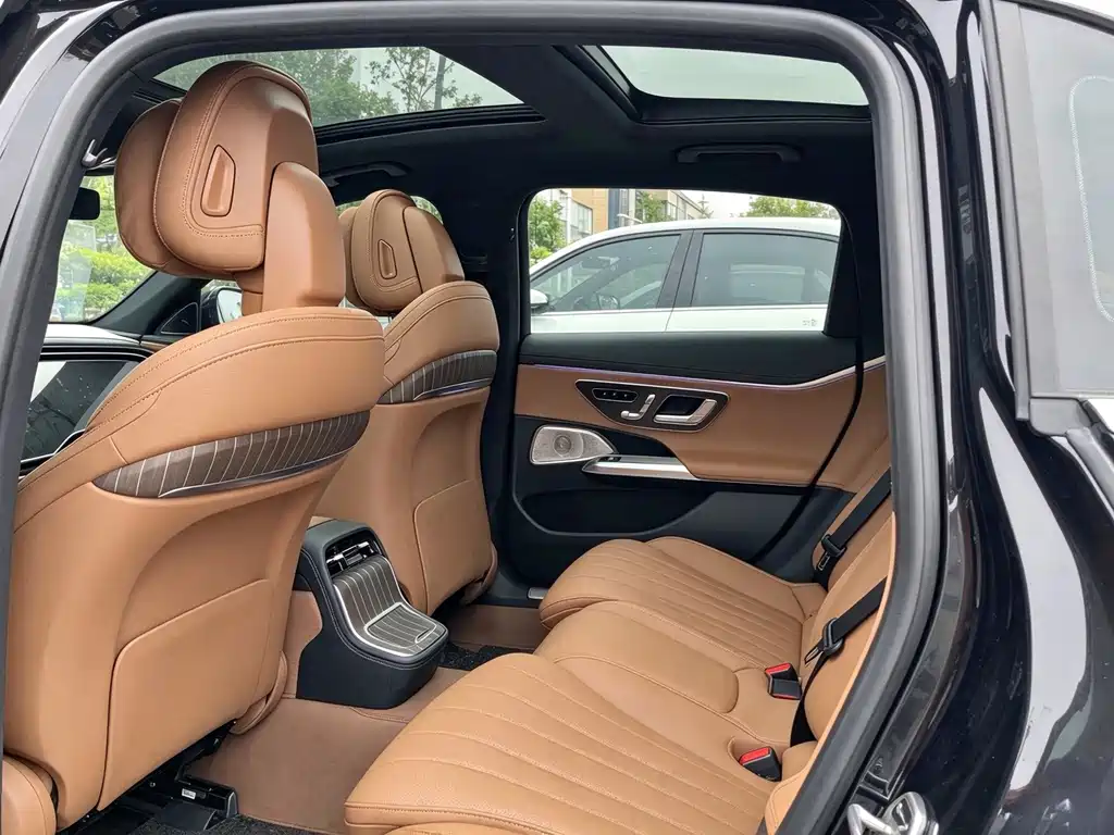Mercedes-Benz E-Class — миниатюра 5