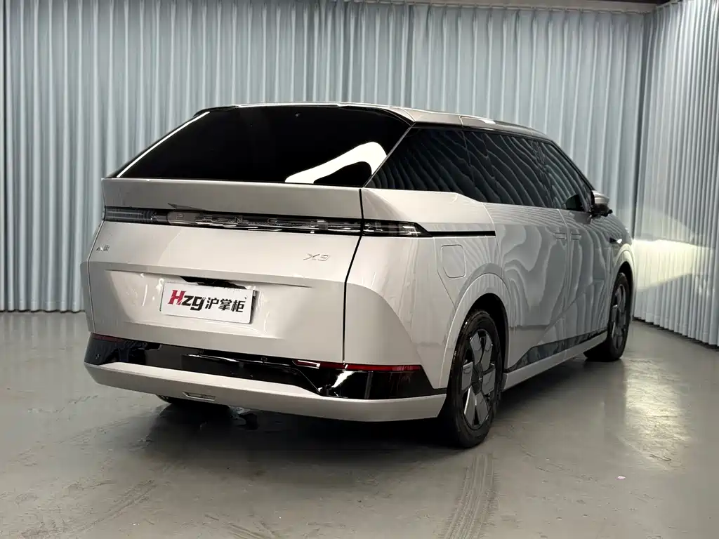 XPeng X9 — миниатюра 9