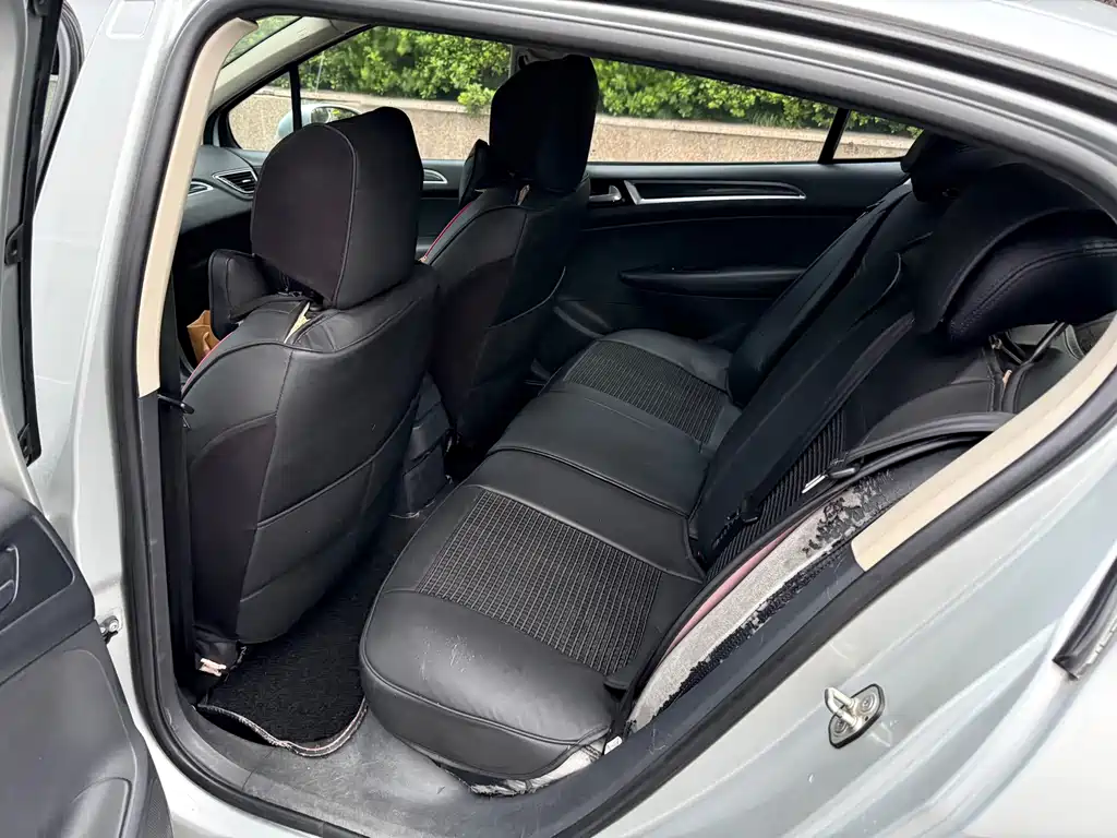 Peugeot 308 — миниатюра 8