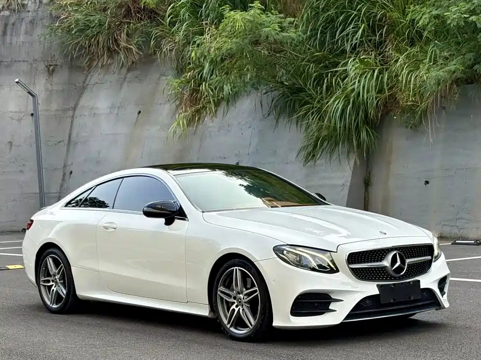 Mercedes-Benz E-Class (Import) — миниатюра 3