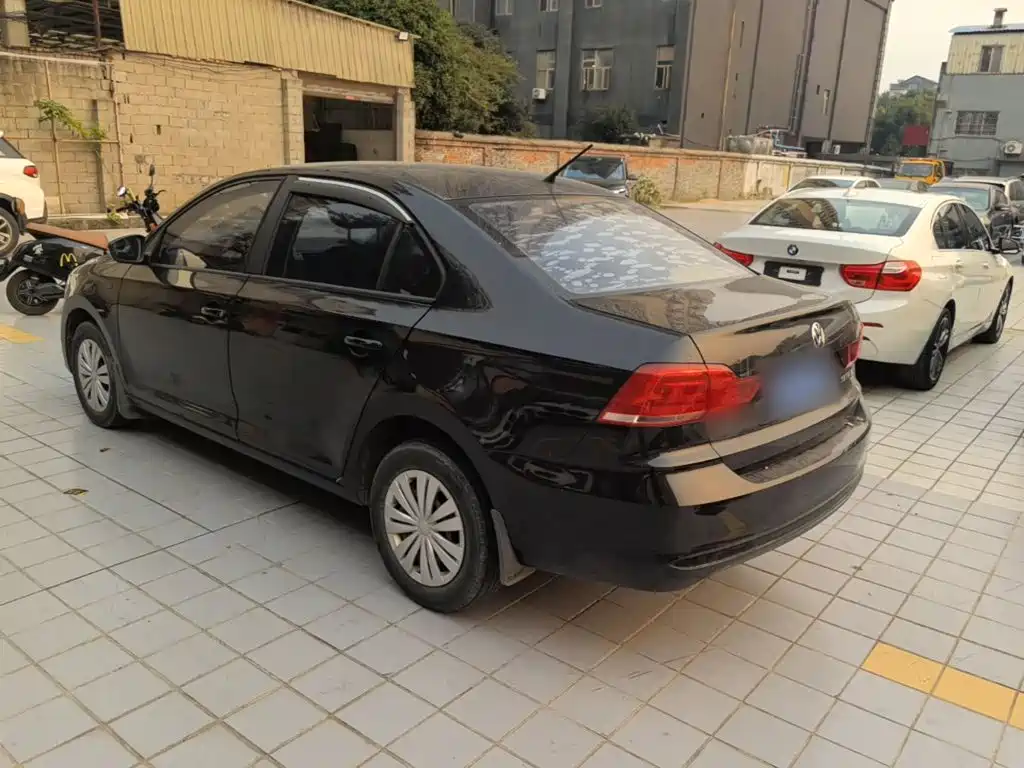 Volkswagen Santana — миниатюра 5