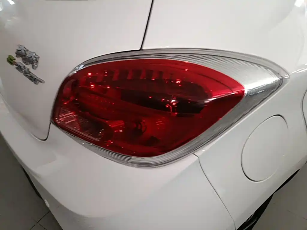 Changan Benben E-Star — миниатюра 8