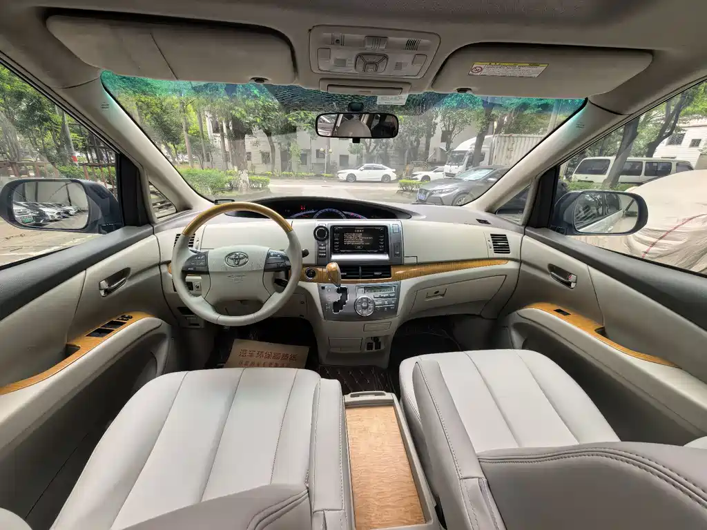 Toyota Previa — миниатюра 7