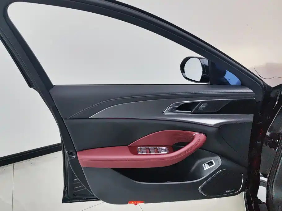 Hongqi Hongqi H5 — миниатюра 7