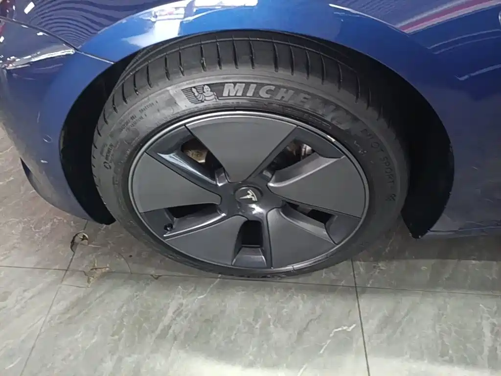 Tesla Model 3 — миниатюра 23