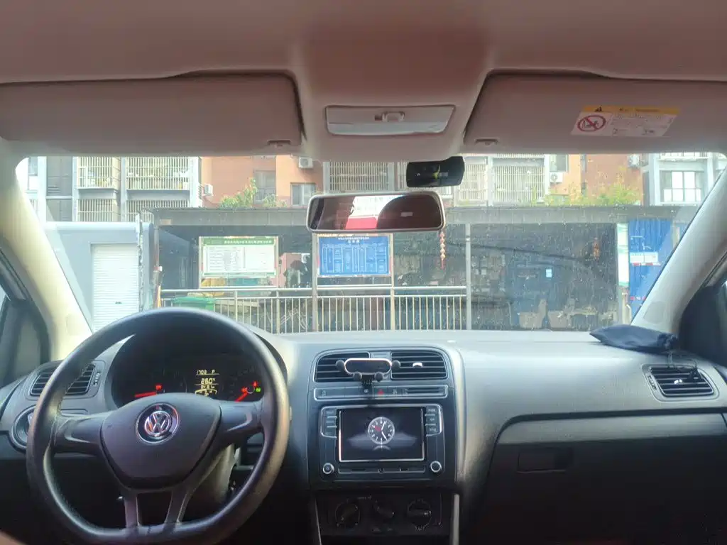 Volkswagen Polo — миниатюра 14