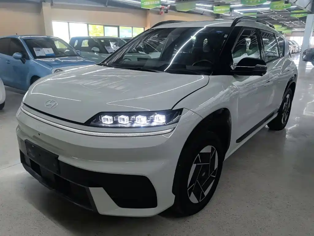 Hyundai EO