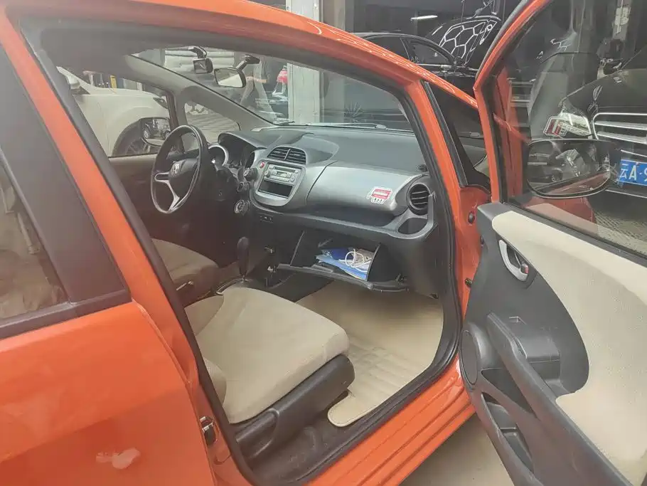 Honda Fit — миниатюра 8