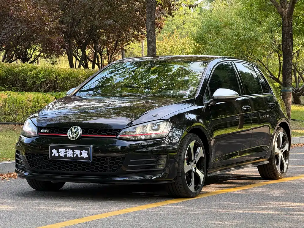 Volkswagen Golf GTI