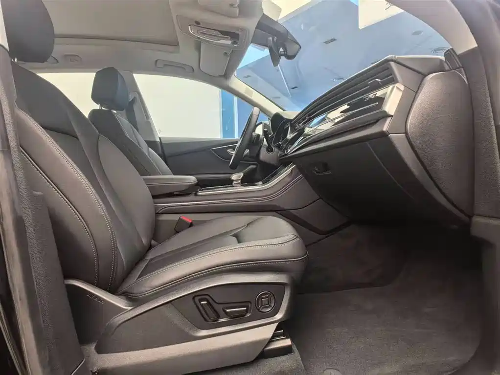 Audi Q8 2024 55 TFSI Luxury
