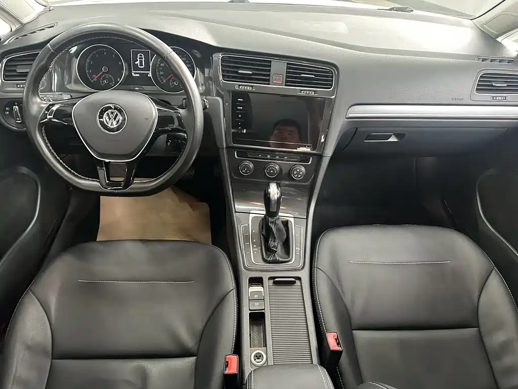 Volkswagen Golf 2017 230TSI AT Comfort