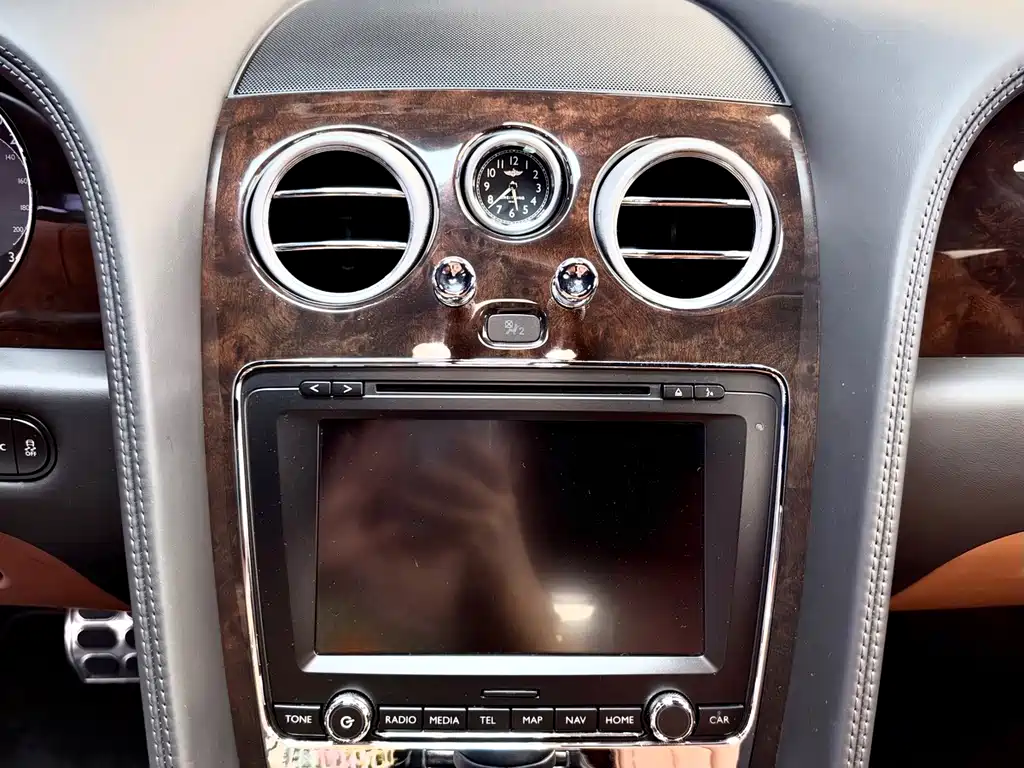 Bentley Flying Spur — миниатюра 21