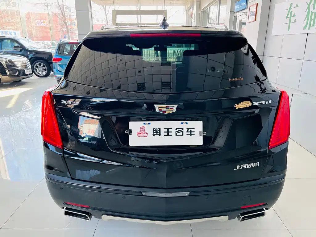 CADILLAC XT5