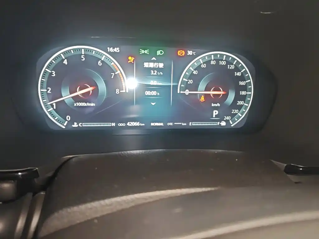 Changan CS95 — миниатюра 12