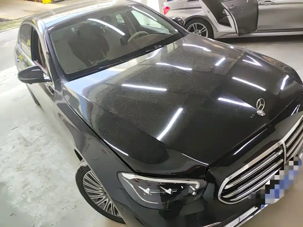 Mercedes-Benz E-Class — миниатюра 5