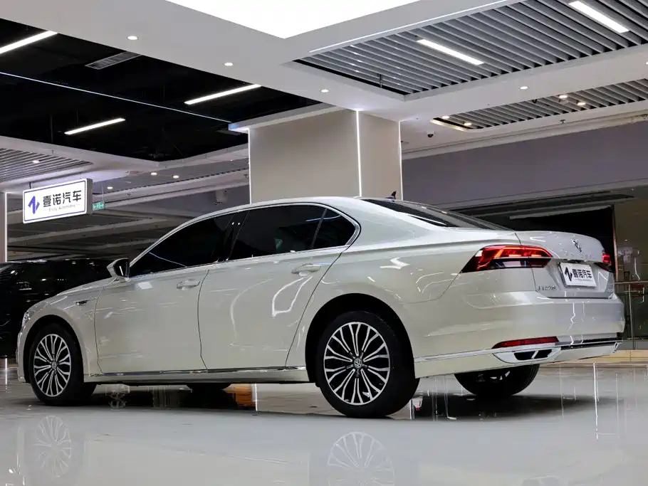 Volkswagen Phideon — миниатюра 5