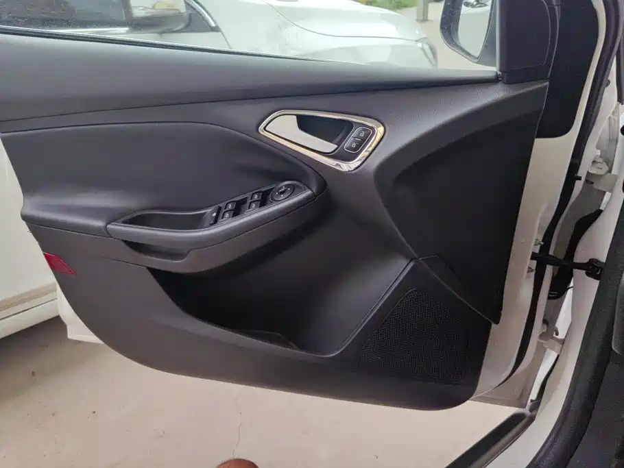 Ford Focus — миниатюра 7